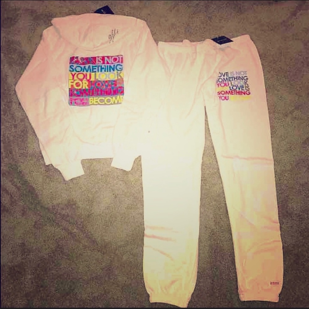 NWT Peace Love World set. Retail $158.